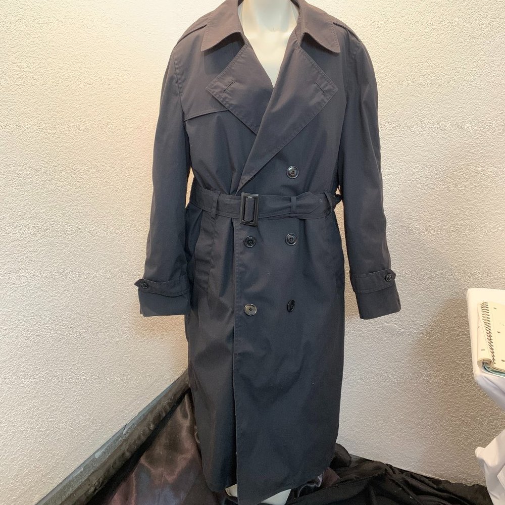DS CP Garrison Collection men's black trench coat size 40R zip out lining